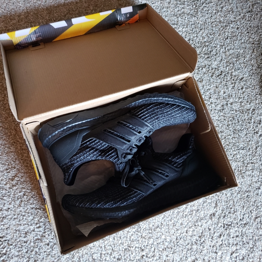 Adidas UltraBoost 4.0 Triple Black BB6171 size 10